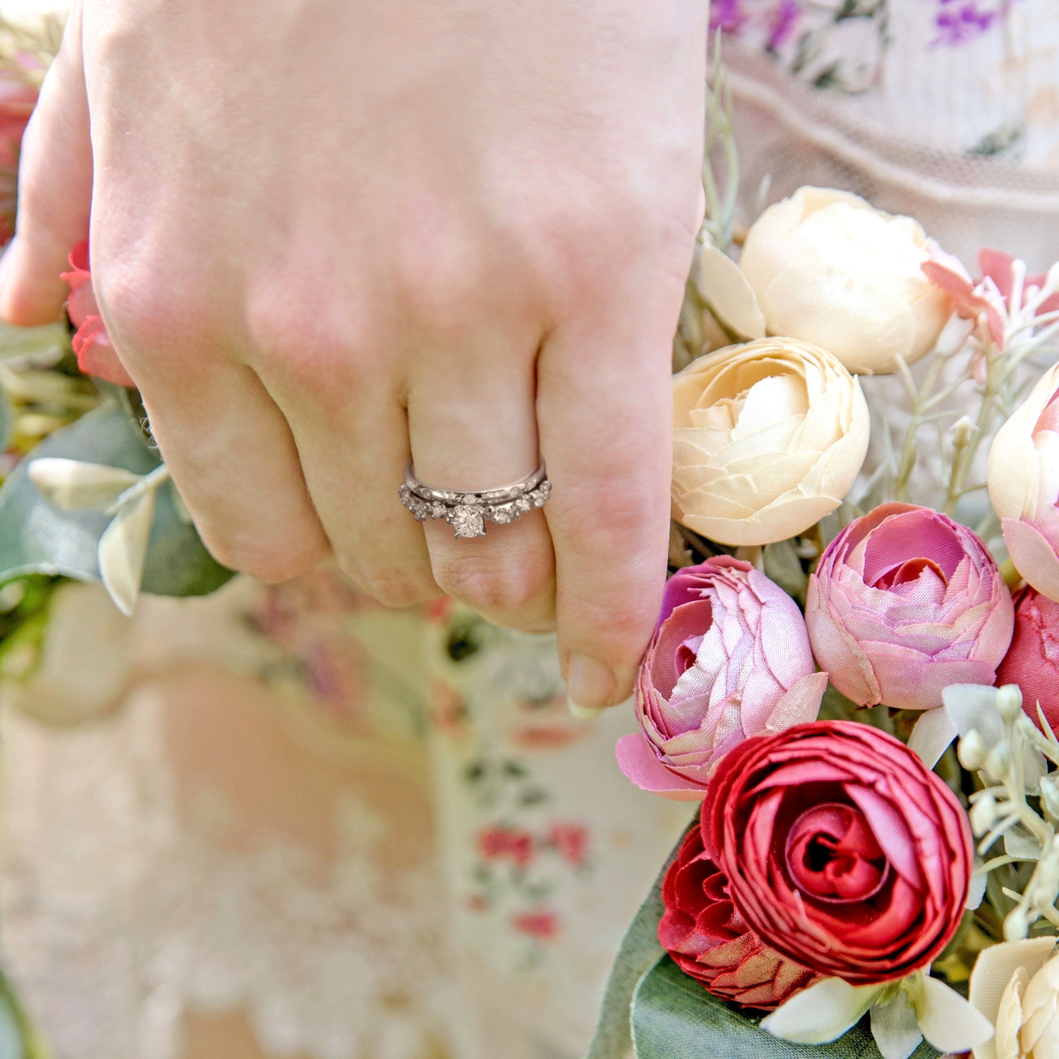 【サイズ12号】お花のデザインダイヤモンド リング・指輪 サイズ直し可能